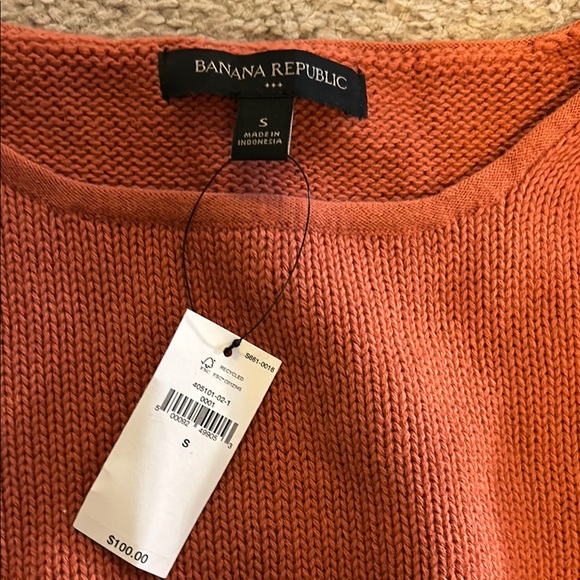 Banana Republic Orange Crew Neck Sweater - Picture 2 of 2